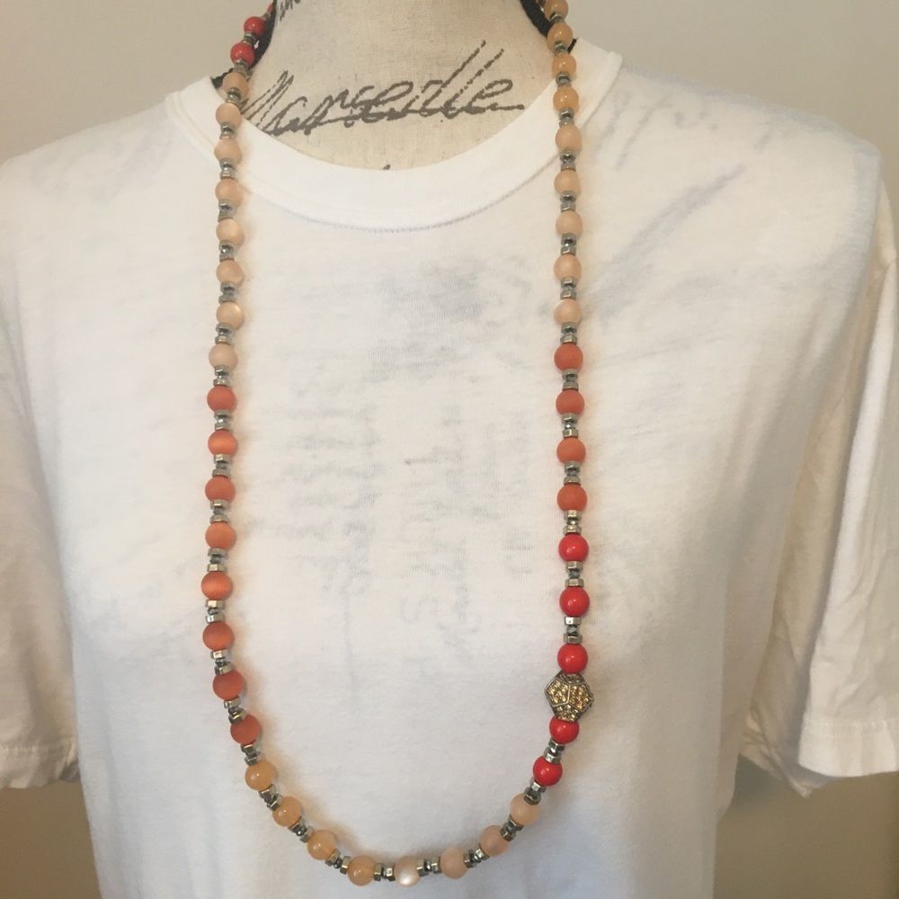 543-Gorgeous red/peach necklace‎